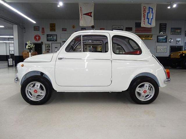 1964 Fiat 500D Fully Restored Folding Roof Runs Great Red & White Vinyl - photo 6
