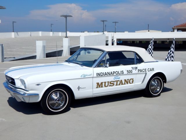 1964 Ford Mustang Convertible - Indianapolis 500 Pace Car Replica - photo 2