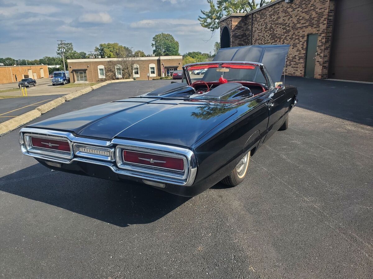 1964 Ford Thunderbird - photo 2