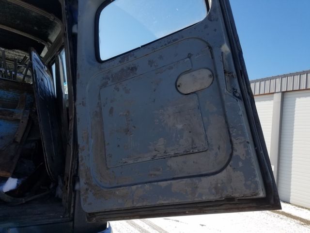 1964 GMC Suburban - photo 10