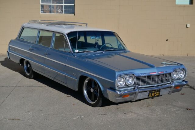 1964 Impala station wagon 327, Powerglide, PS, PB and AC 1964 Chevrolet Impala station wagon
