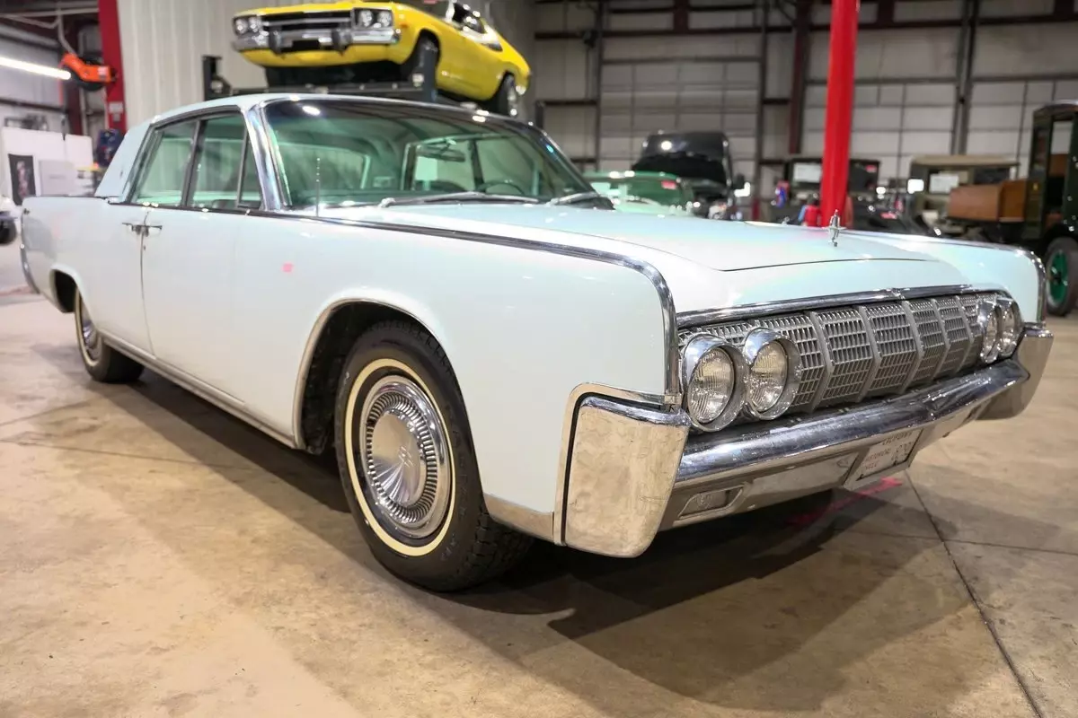 1964 Lincoln Continental - photo 12