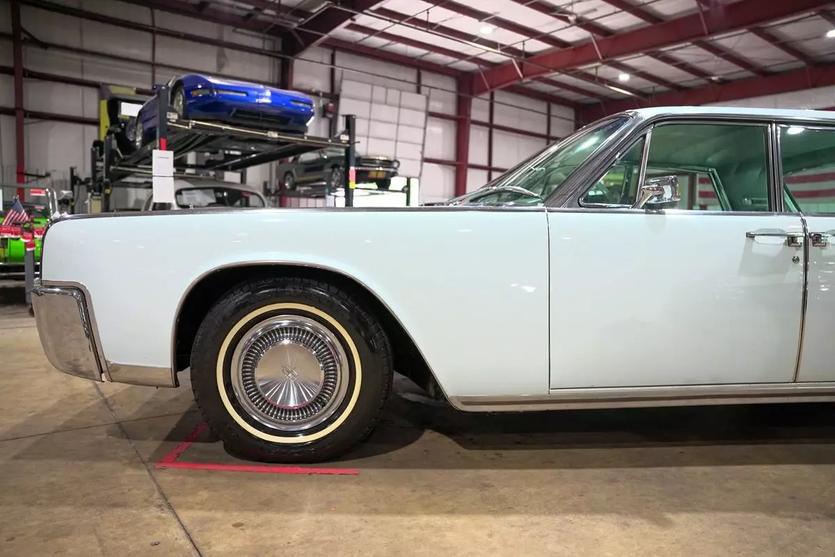 1964 Lincoln Continental - photo 3