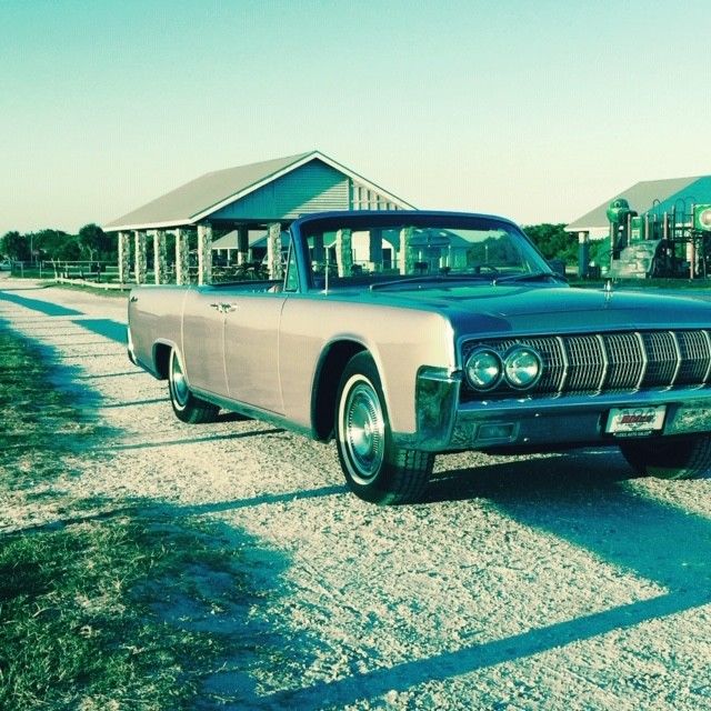 1964 Lincoln Continental Convertible - photo 3