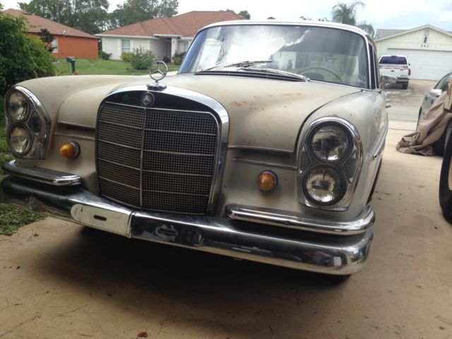 1964 Mercedes 220SEb 4-Door Sedan Vintage Classic Car 1964 Mercedes-Benz 200-Series 220 See