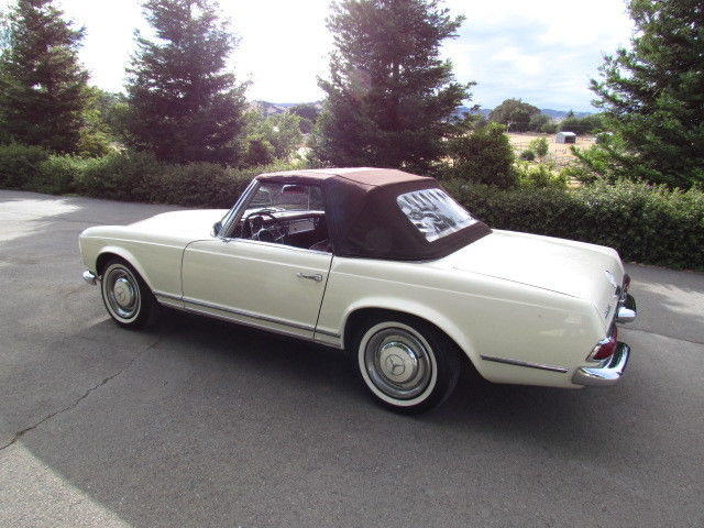1964 Mercedes-Benz 200-Series 230 SL Pagoda Roadster Convertible - photo 9