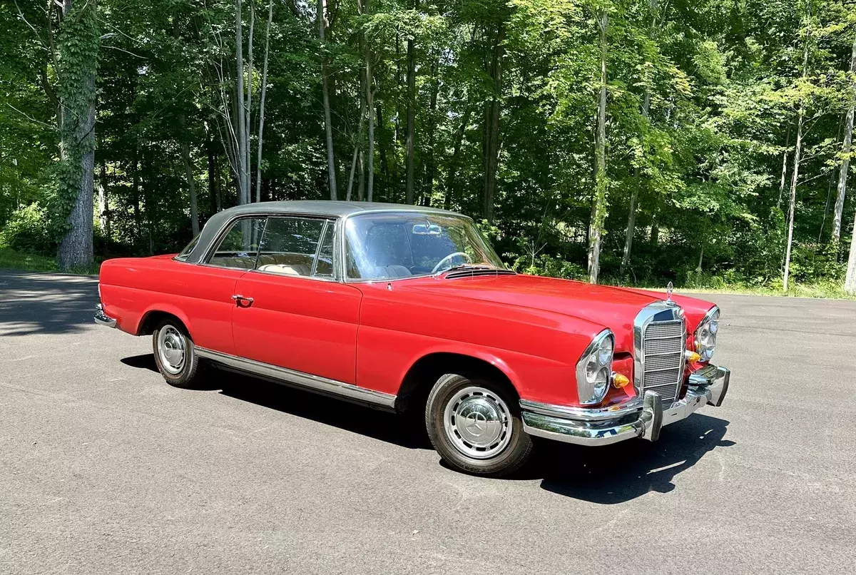 1964 Mercedes Benz 220SEb Coupe 1964 Mercedes Benz 220SEb Coupe Two Tone