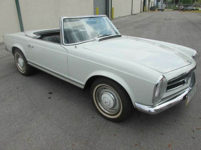 1964 Mercedes-Benz 200-Series -- - photo 10