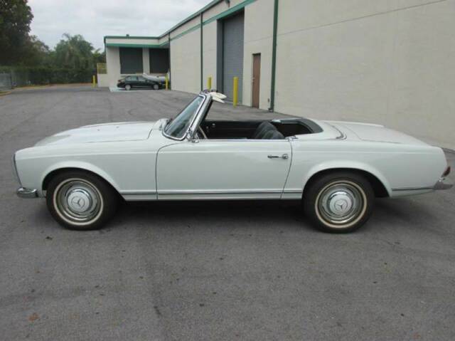 1964 Mercedes-Benz 200-Series -- - photo 5