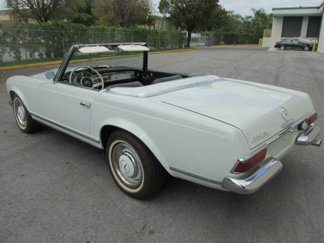 1964 Mercedes-Benz 200-Series -- - photo 6