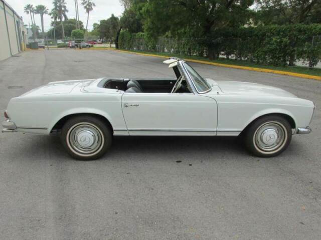 1964 Mercedes-Benz 200-Series -- - photo 9