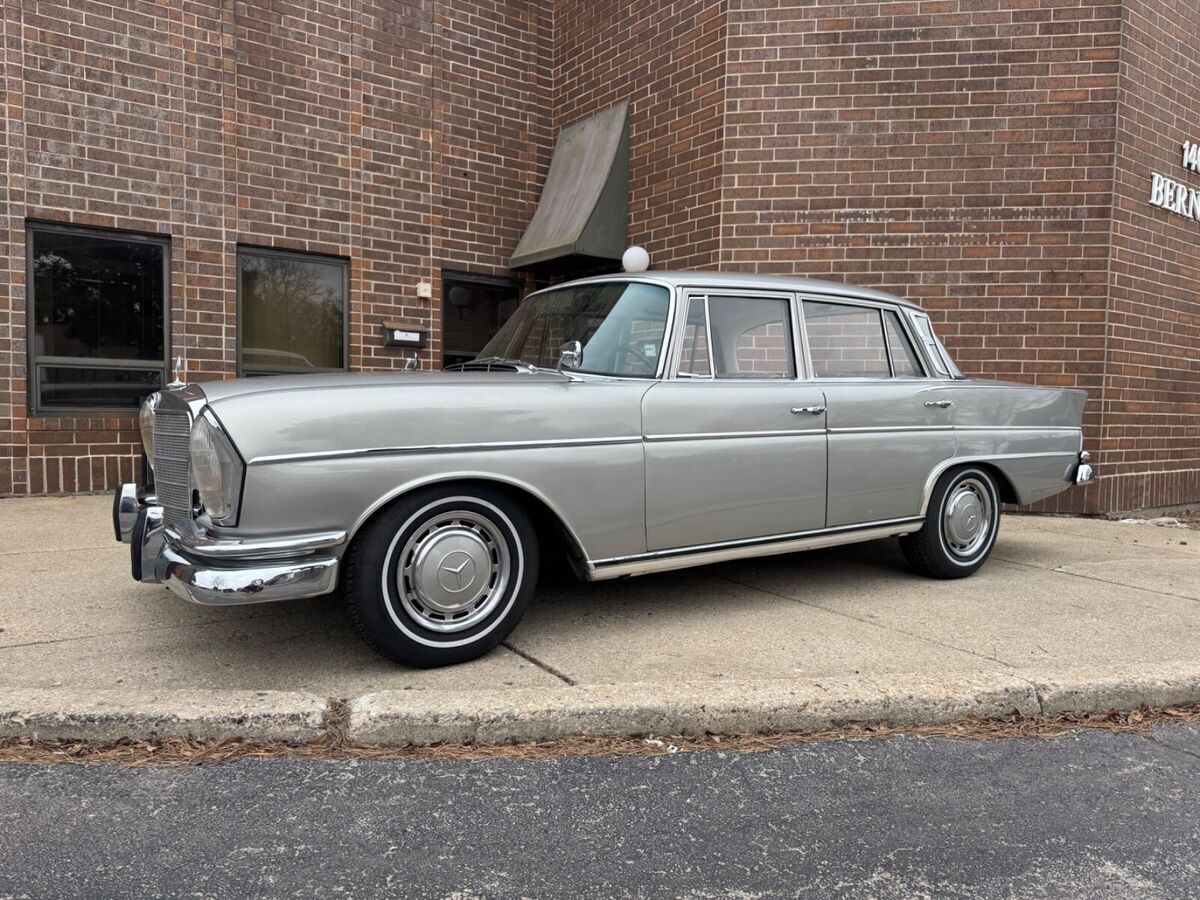 1964 Mercedes-Benz 300-Series - 300SE - photo 2