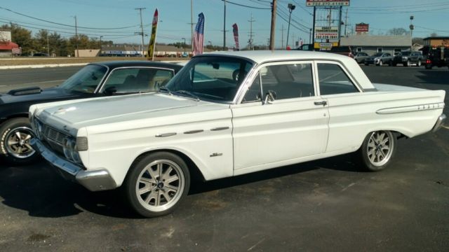 1964 MERCURY COMET- BEAUTIFUL NEW PAINT! 289 HO MOTOR V8 MANUAL TRANSMISSION 1964 Mercury Comet