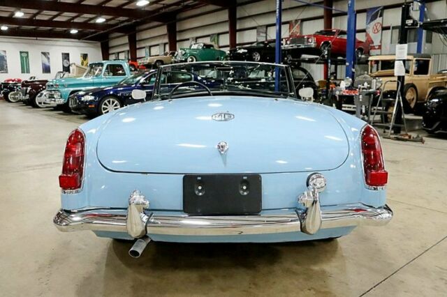1964 MG MGB Convertible - photo 4