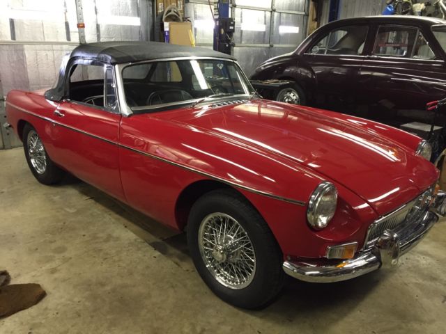 1964 MG MGB Roadster - photo 2