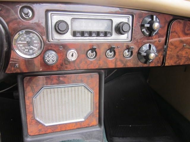 1964 MG MGB Mk I pull handle - photo 11
