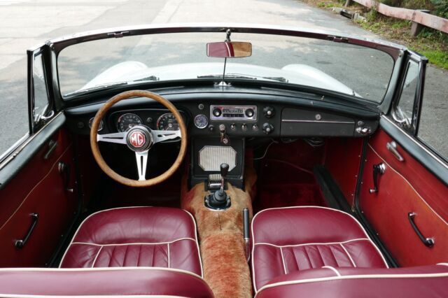 1964 MG MGB Pull Handle Doors & Steel Dash - photo 6