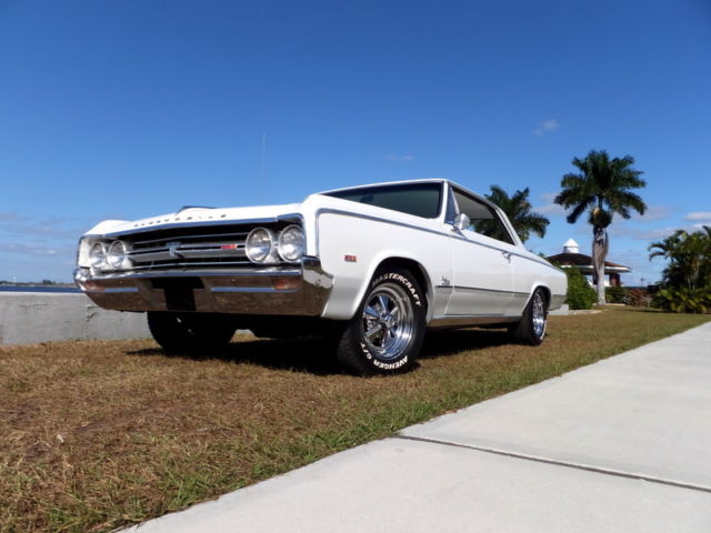 1964 Olsmobile Cutlass, White/White, Fresh Resto 2016, 330ci - V8, Automatic 1964 Oldsmobile Cutlass
