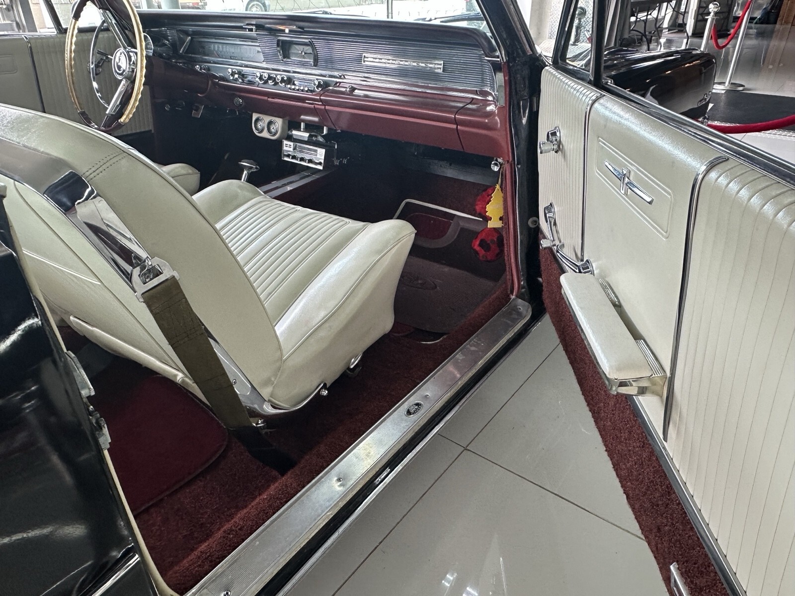 1964 Pontiac Bonneville 2 dr - photo 10