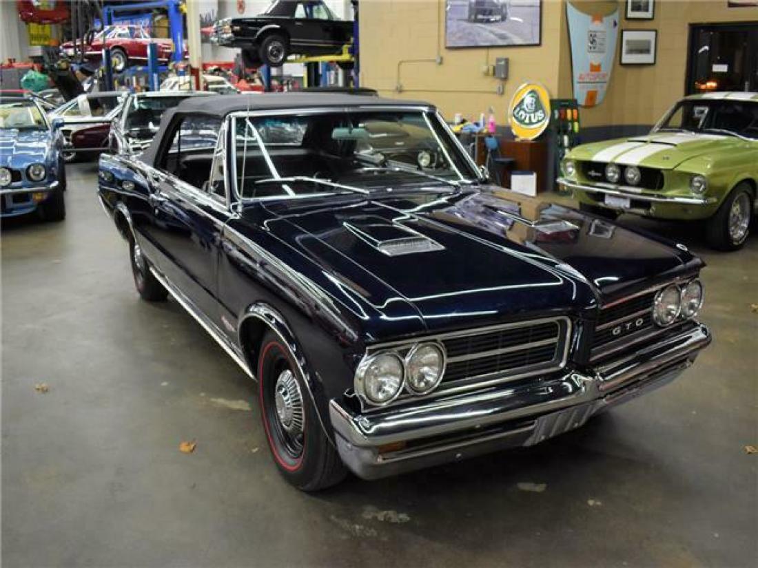 1964 Pontiac GTO Convertible - photo 2