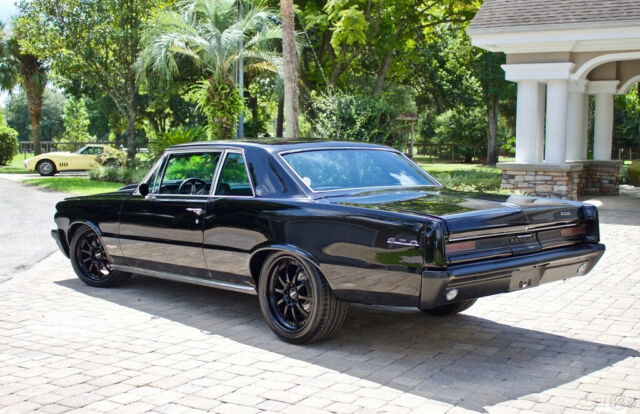 1964 Pontiac GTO Pro-Touring LS2 / 500+ HP / SSBC Disc Brakes - photo 5