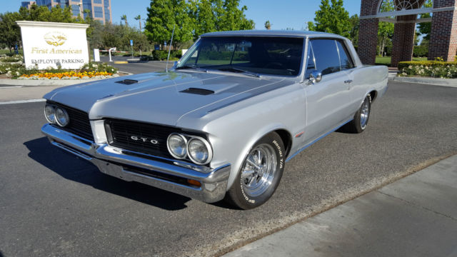 1964 Pontiac GTO COUPE TRI POWER - photo 10