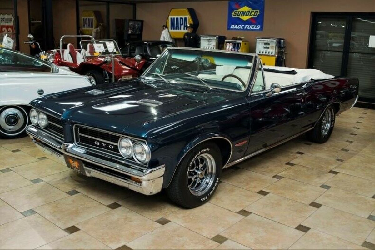 1964 Pontiac LeMans GTO 389C.I. Nocturne Blue 389C.I. Automatic 1964 Pontiac Le Mans GTO 389C.I.