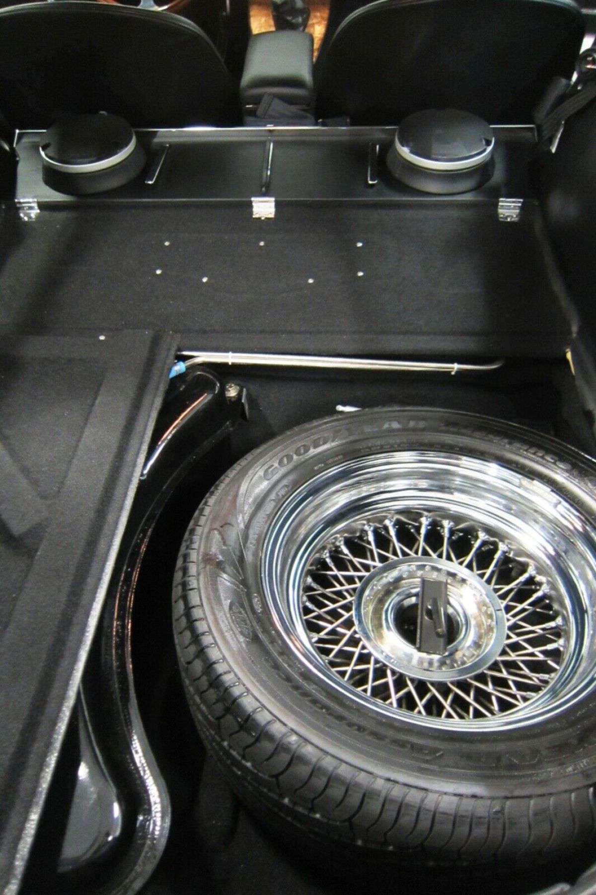 1964 Jaguar E-Type XKE - photo 9