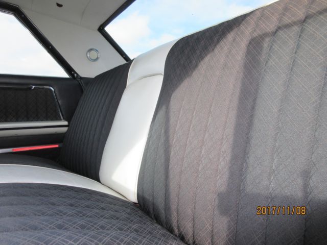 1964 Cadillac Series 62 4-window sedan hardtop - photo 13