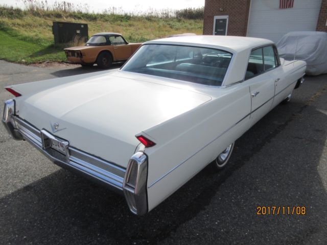 1964 Cadillac Series 62 4-window sedan hardtop - photo 4