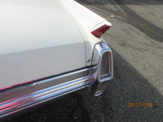 1964 Cadillac Series 62 4-window sedan hardtop - photo 6