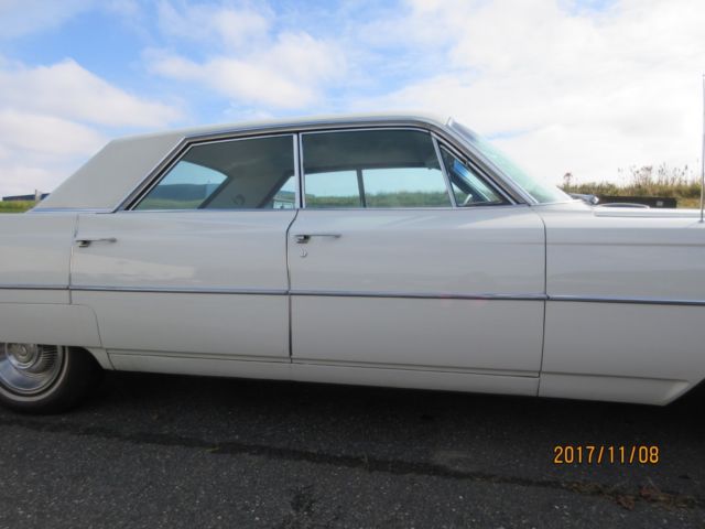 1964 Cadillac Series 62 4-window sedan hardtop - photo 8