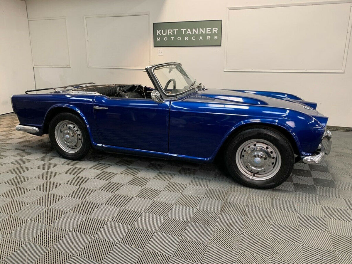 1964 Triumph TR4 1964 TRIUMPH TR-4. MIDNIGHT BLUE METALLIC WITH BLACK TRIM - photo 3