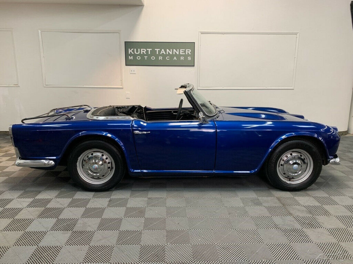 1964 Triumph TR4 1964 TRIUMPH TR-4. MIDNIGHT BLUE METALLIC WITH BLACK TRIM - photo 4