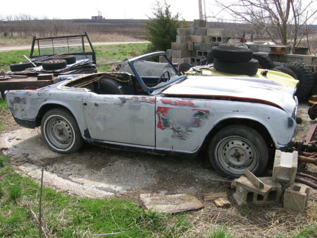 1964 (?) Triumph TR4 Parts car or ambitious restoration project 1964 Triumph TR4 missing