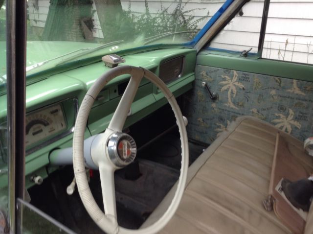 1964 Jeep Wagoneer - photo 2
