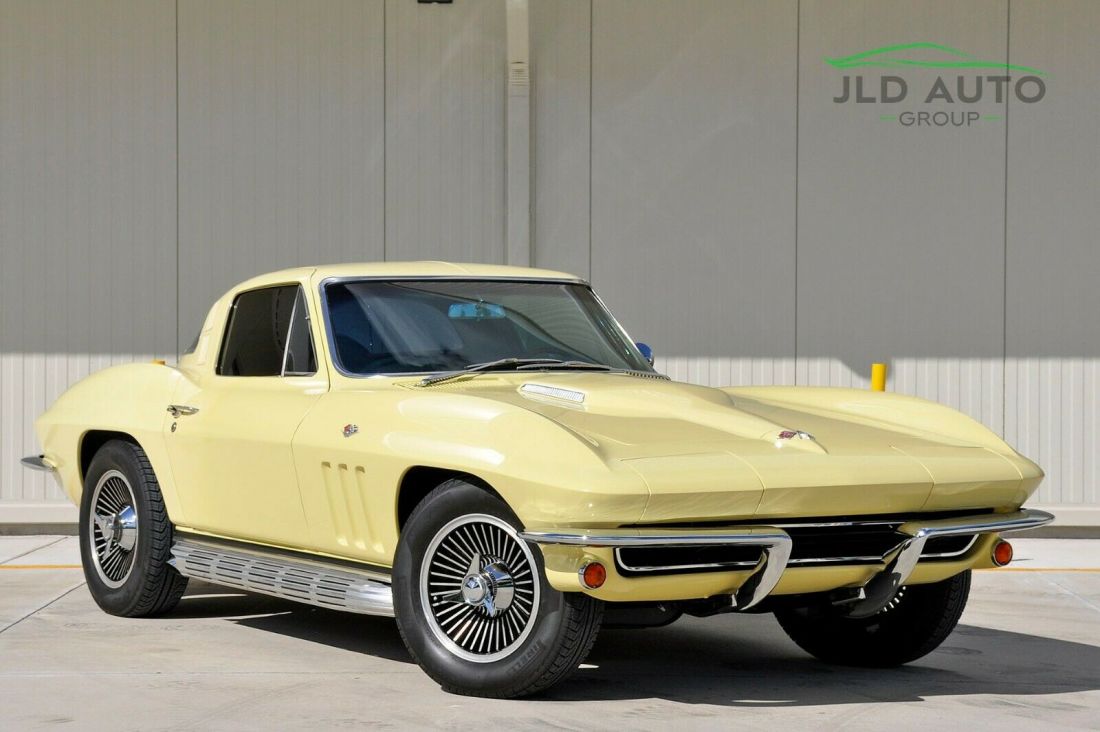 1965 Chevrolet Corvette - photo 2