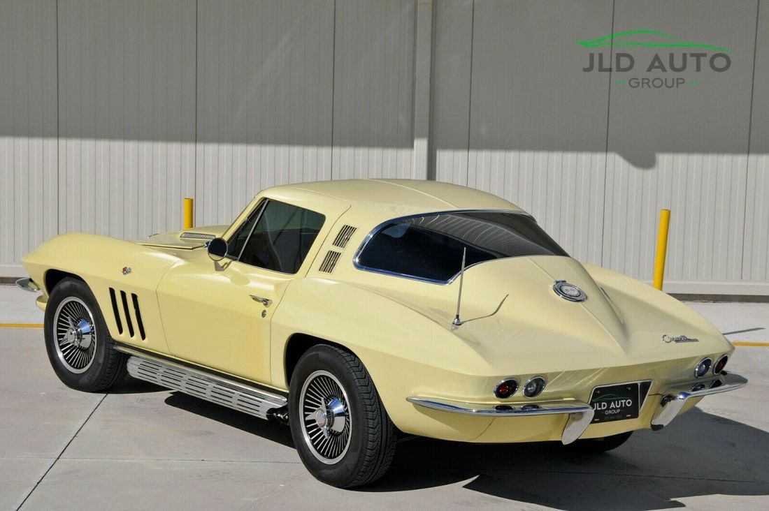 1965 Chevrolet Corvette - photo 3