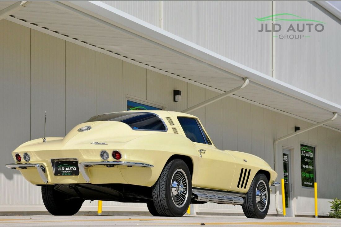 1965 Chevrolet Corvette - photo 4