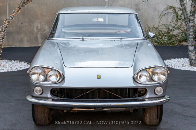 1965 Ferrari 330 GT 2+2 Series I - photo 2