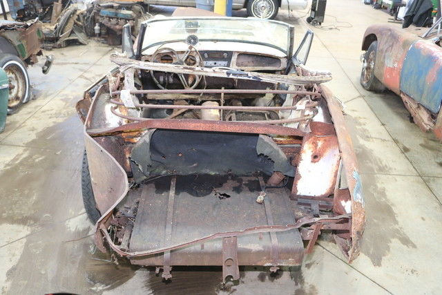 1965 Austin-Healry 3000 MK3 Restoration or Parts Vehicle - photo 5