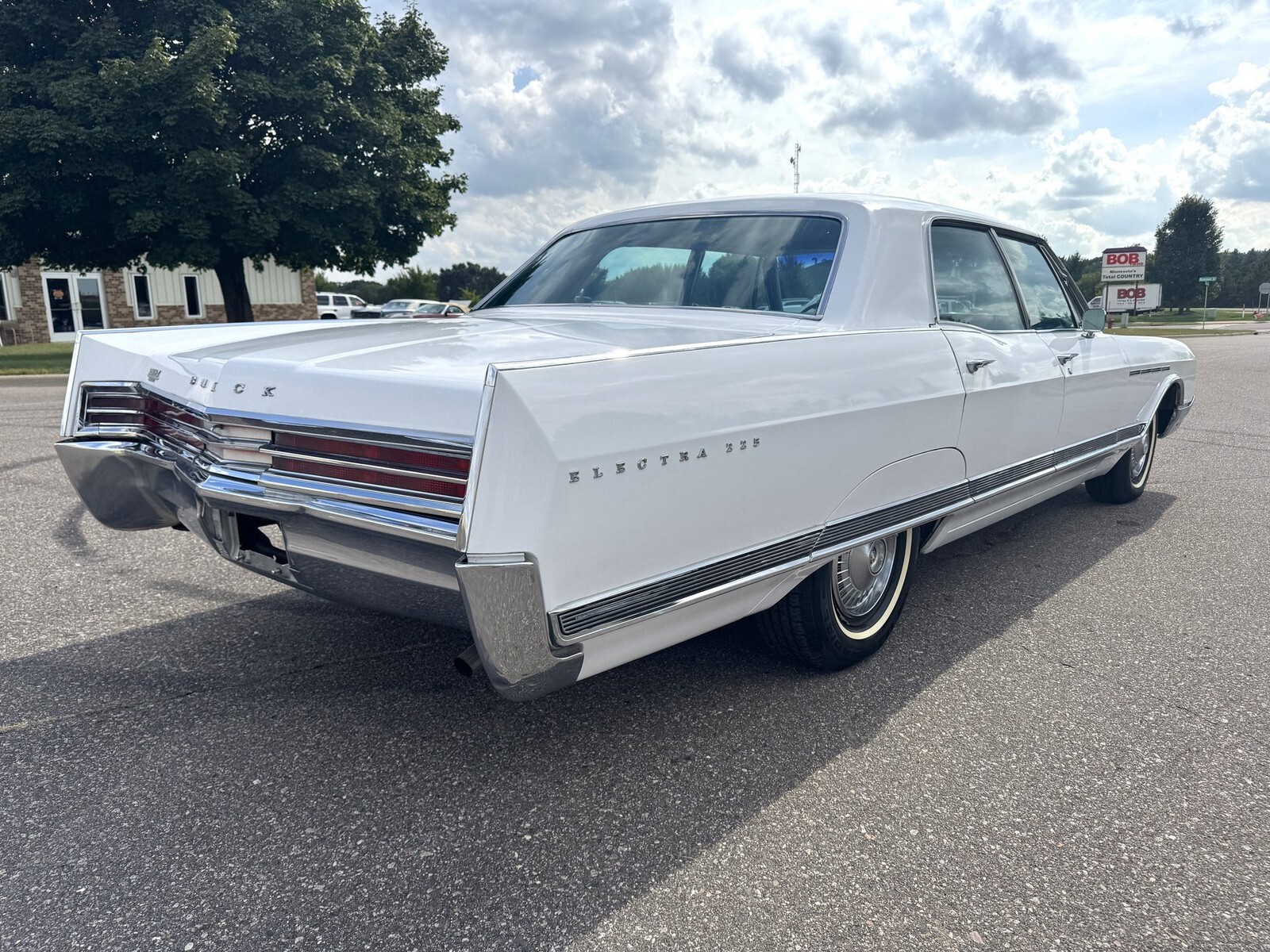 1965 Buick Electra 225 - photo 3