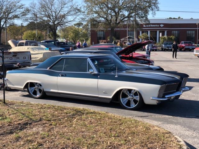 1965 Buick Riviera -409 NAILHEAD ENGINE SLAMMED ON AIR RIDE-PRO TOURI - photo 4