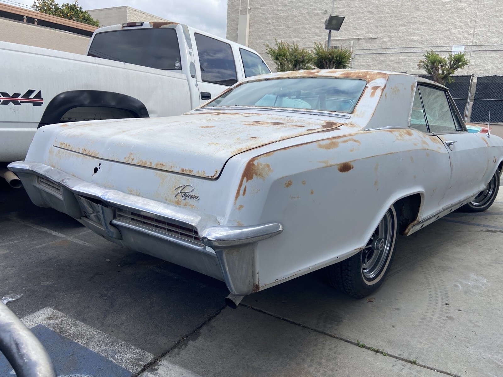 1965 Buick Riviera - photo 2