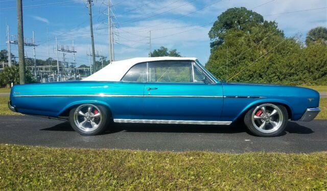 1965 Buick Skylark convertible 355 wildcat motor, factory 4spd - photo 2