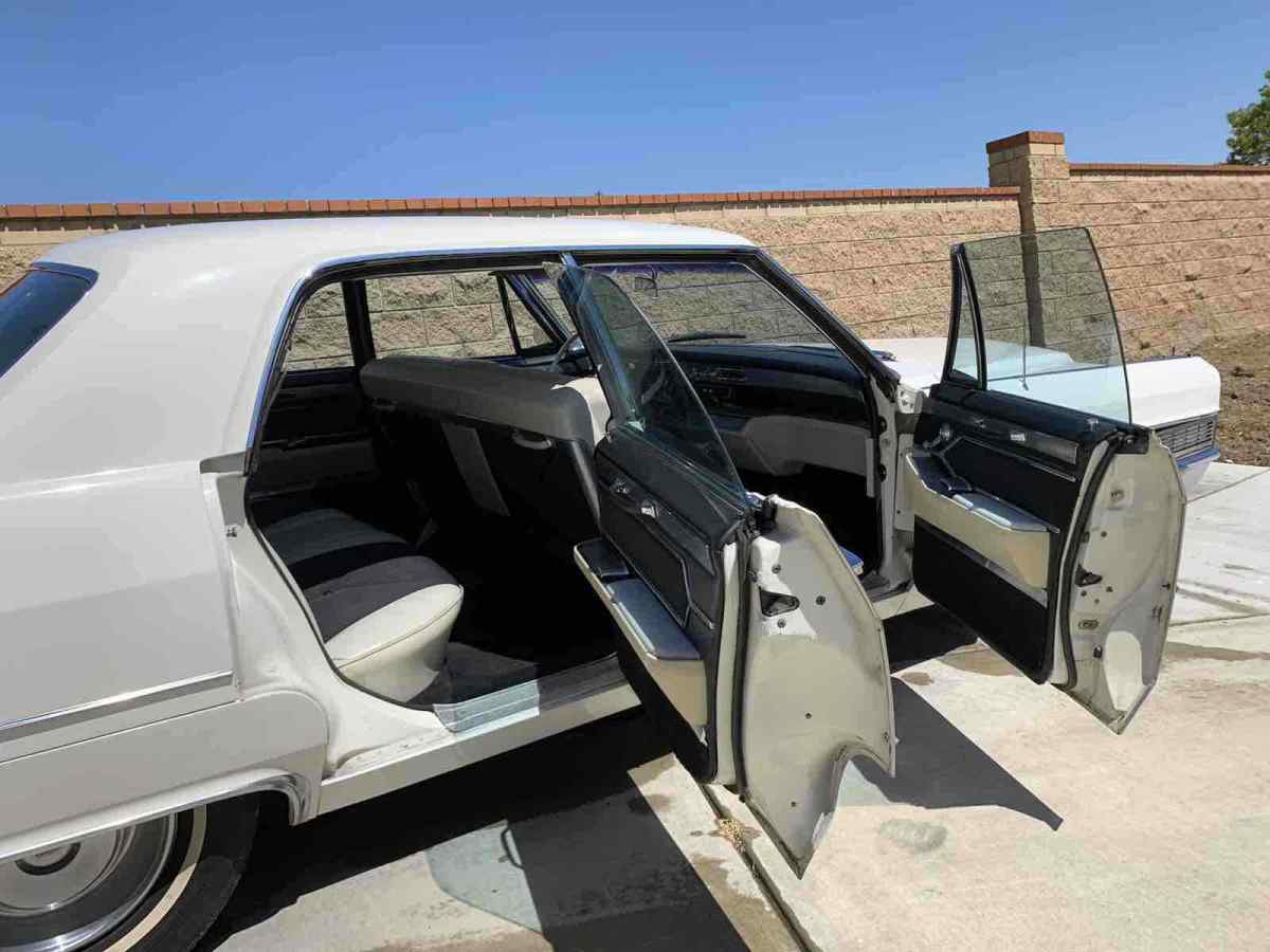 1965 Cadillac DeVille Sedan - photo 11