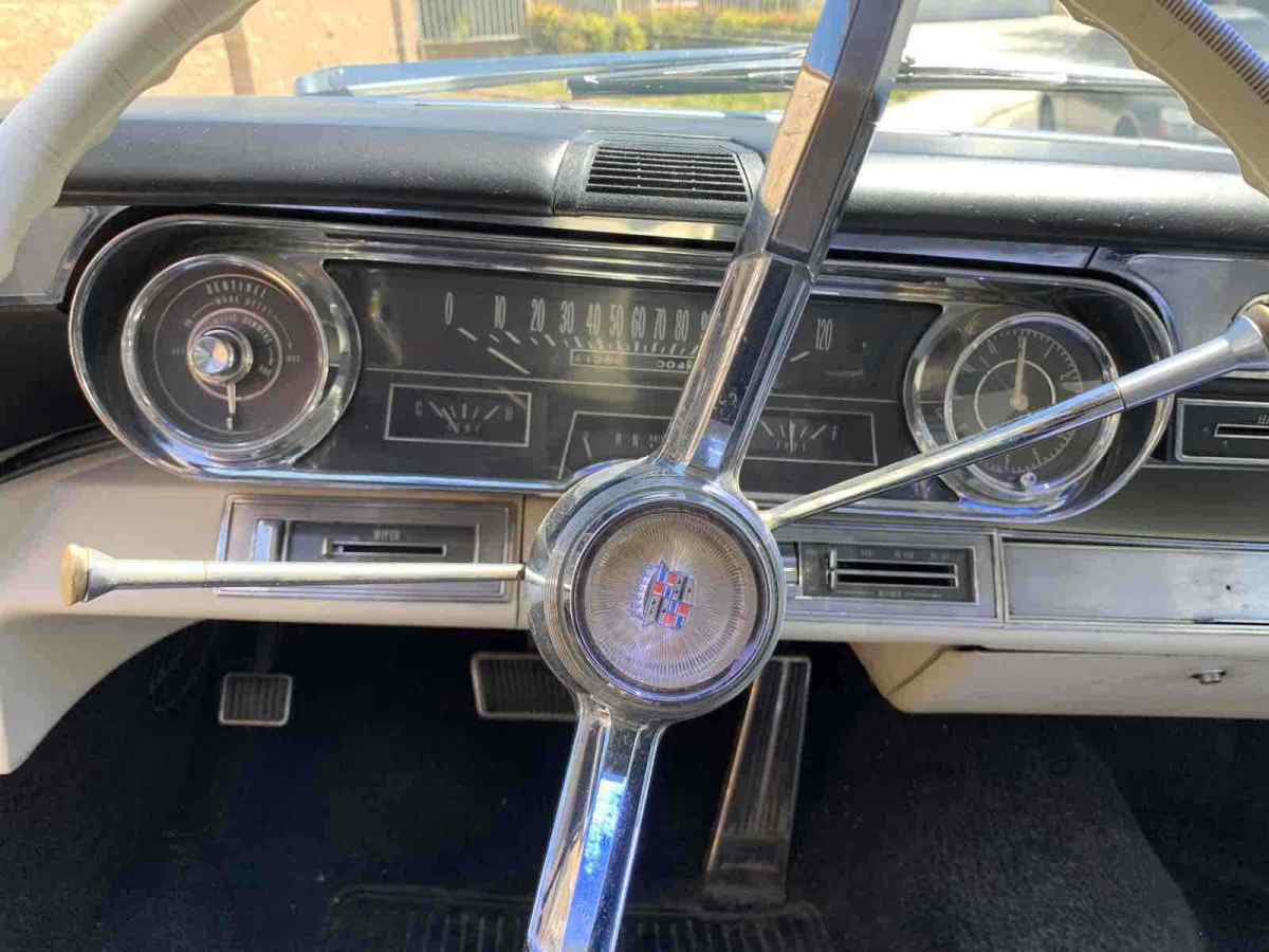 1965 Cadillac DeVille Sedan - photo 9