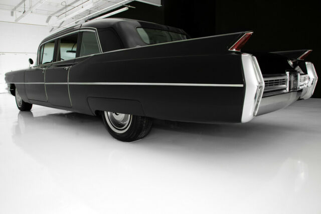 1965 Cadillac Fleetwood 75 Series Limo, Black 429 - photo 8