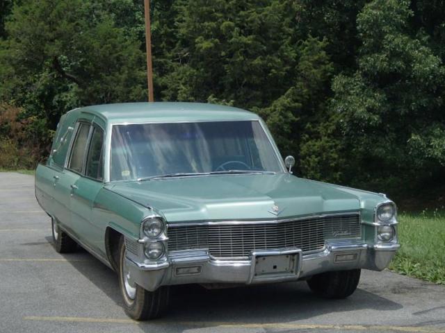 1965 Cadillac Fleetwood Ambulance - photo 4