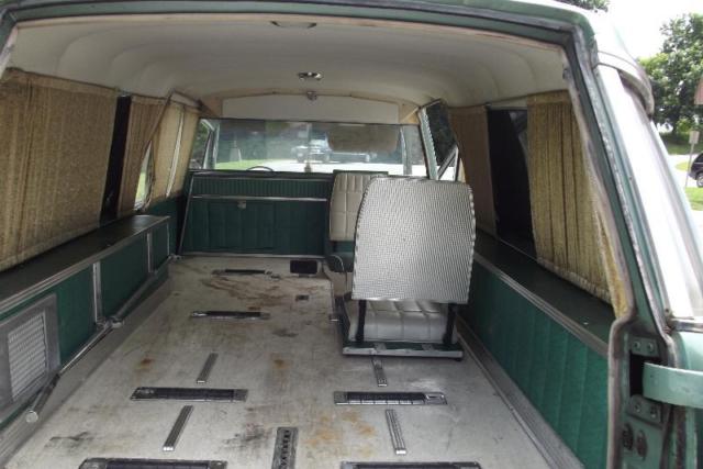 1965 Cadillac Fleetwood Hearse - photo 3